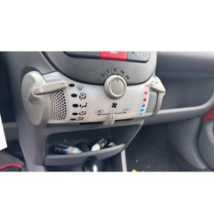 Bouton de warning PEUGEOT 107