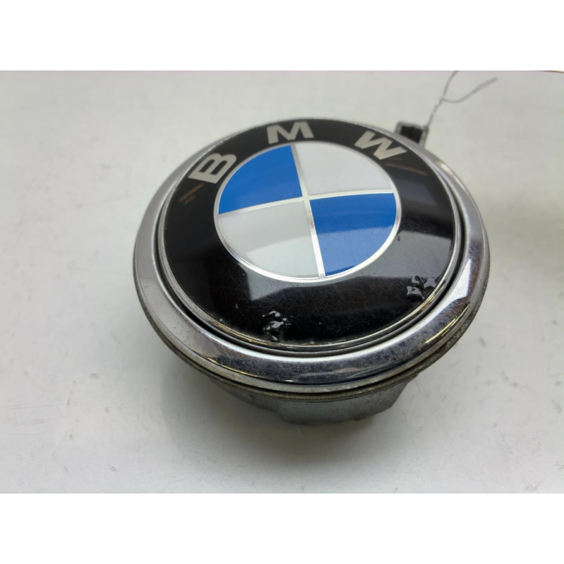 Bouton de coffre BMW SERIE 1 E81 Photo n°2