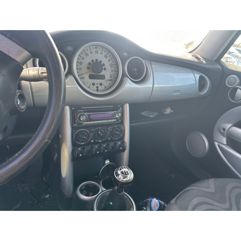 MINI MINI 1 R50/R53 PHASE 1 1.6i - 16V ONE Photo n°7