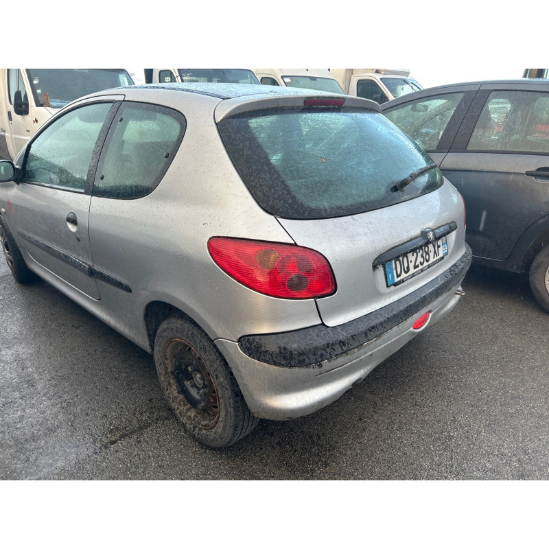 PEUGEOT 206 PHASE 1 1.4i - 8V Photo n°3