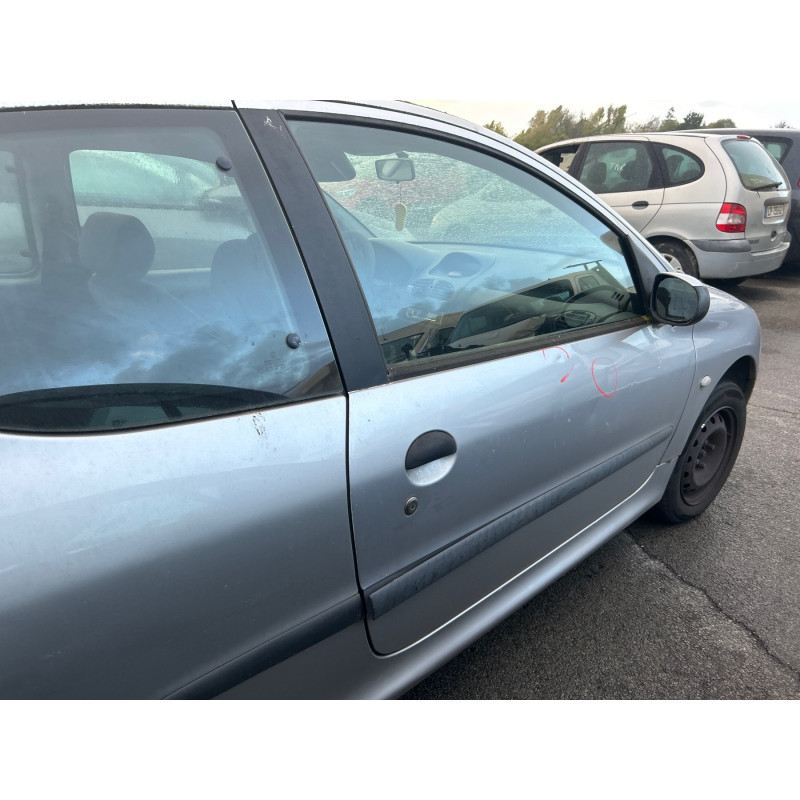 PEUGEOT 206 PHASE 1 1.4i - 8V Photo n°6