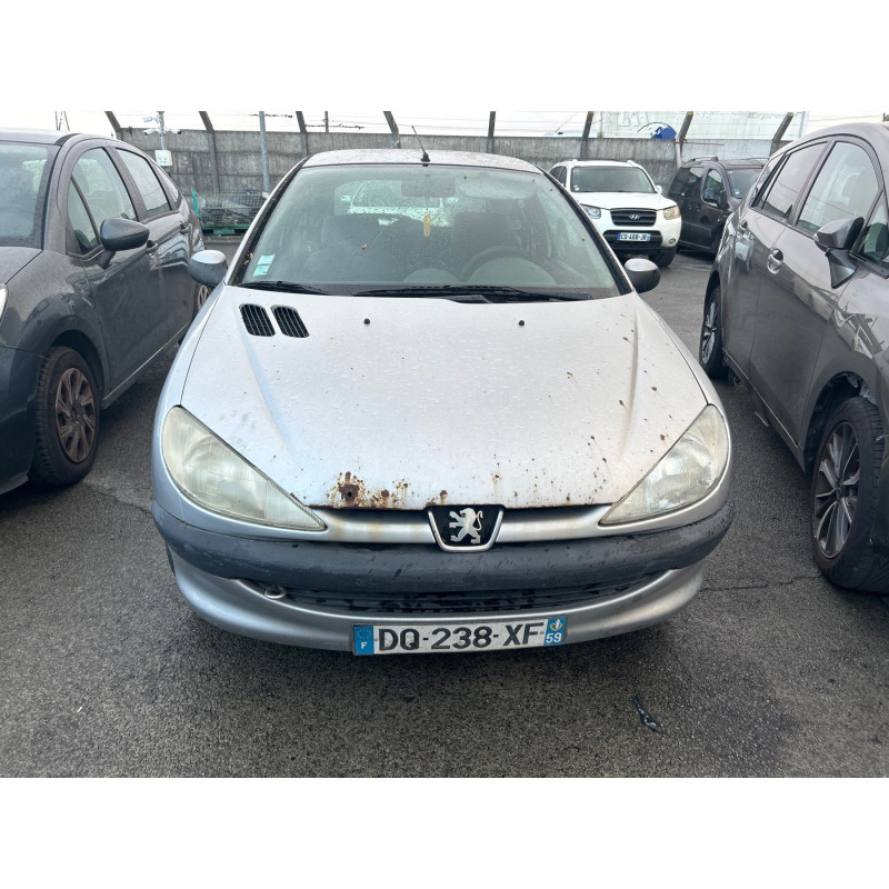 PEUGEOT 206 PHASE 1 1.4i - 8V Photo n°8