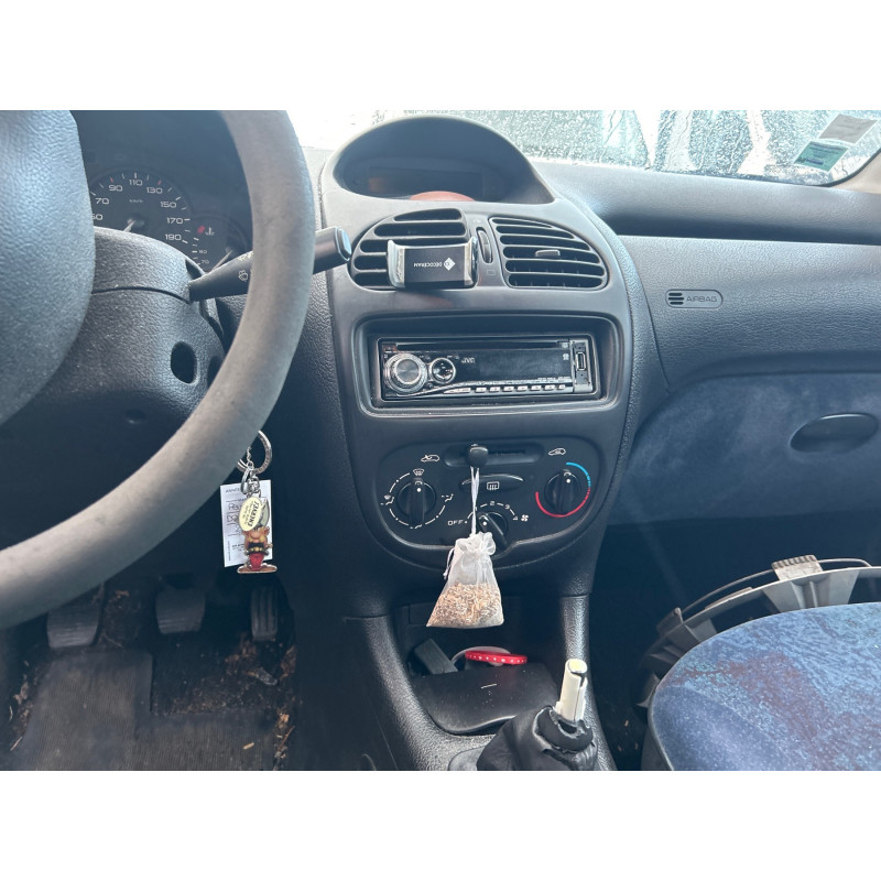 PEUGEOT 206 PHASE 1 1.4i - 8V Photo n°14