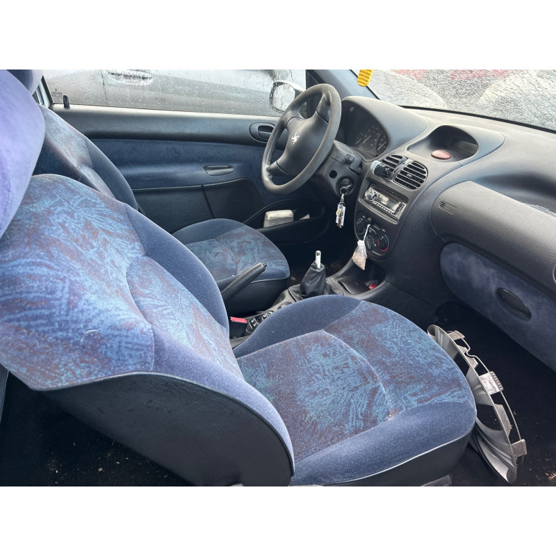 PEUGEOT 206 PHASE 1 1.4i - 8V Photo n°15
