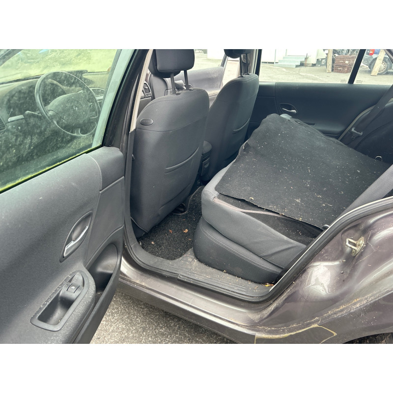 RENAULT LAGUNA 2 PHASE 2 1.9 DCI - 8V TURBO Photo n°17