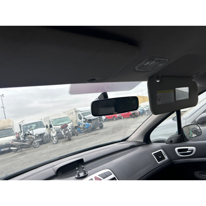 PEUGEOT 307 PHASE 2 1.4i - 16V Photo n°8