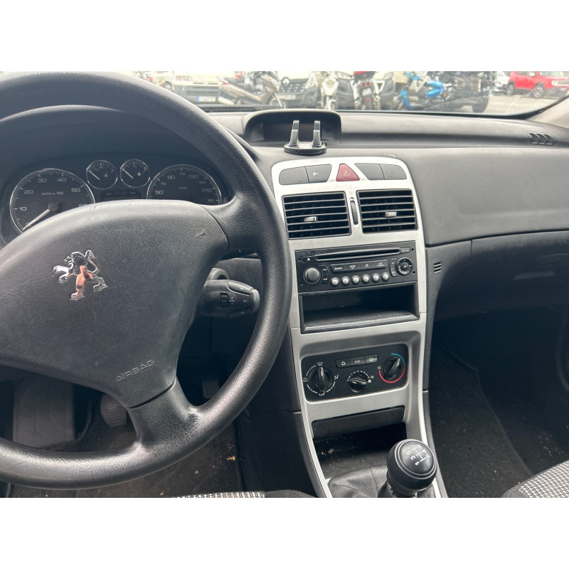 PEUGEOT 307 PHASE 2 1.4i - 16V Photo n°9
