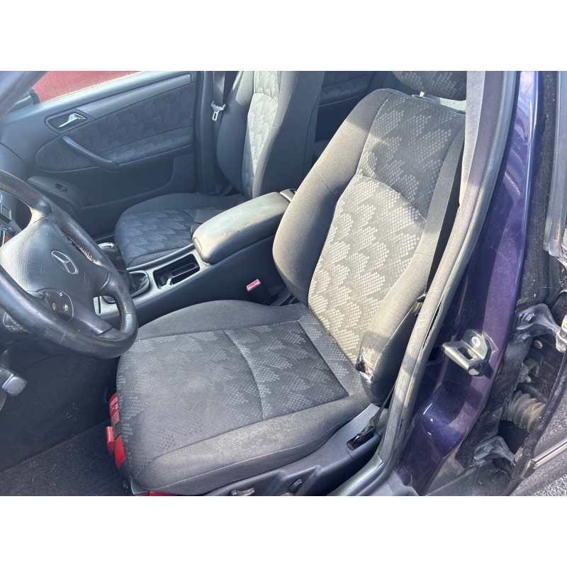 MERCEDES CLASSE C 203 PHASE 1 200 2.2 CDI - 16V TURBO Photo n°23