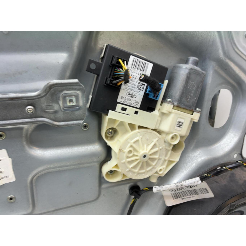 Leve vitre electrique arriere droit FORD FOCUS 2 Photo n°3