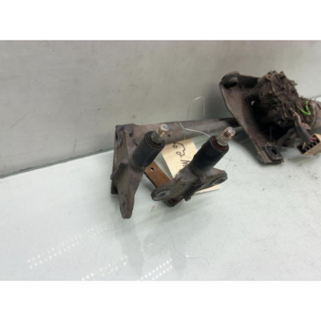 Moteur essuie glace avant PEUGEOT 205