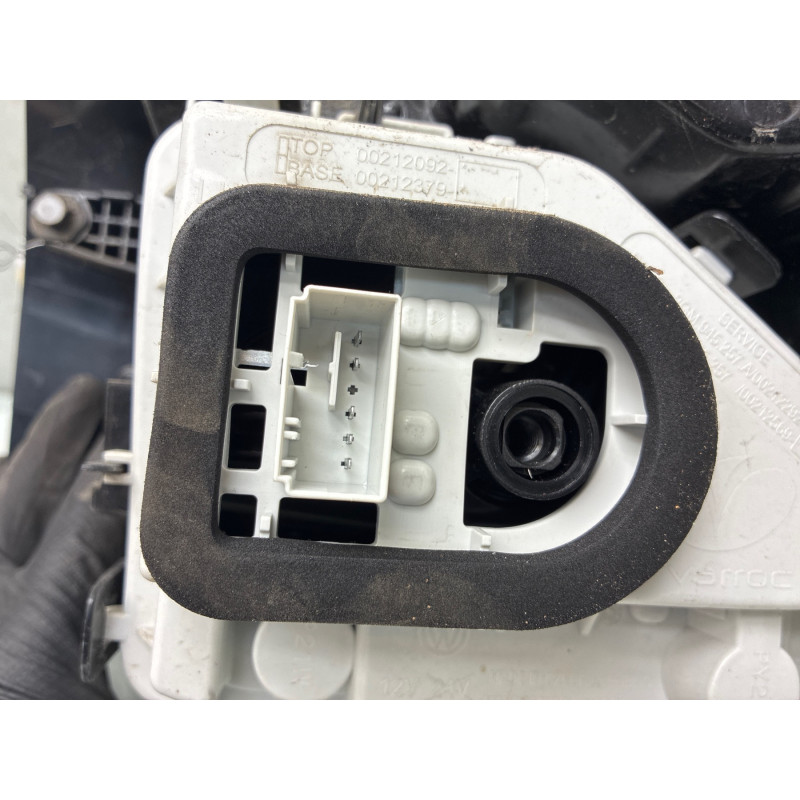 Feu arriere principal gauche (feux) VOLKSWAGEN T-CROSS Photo n°4