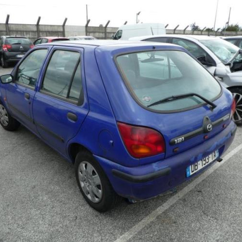 Feu arriere principal droit (feux) MAZDA 121 3 Photo n°6