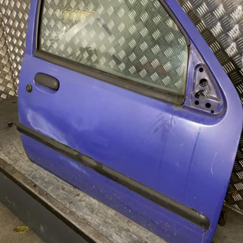 Porte avant droit MAZDA 121 3 Photo n°2