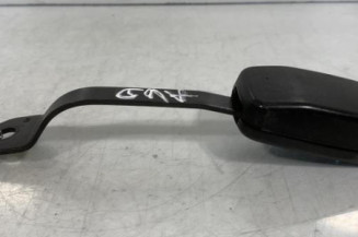 Attache ceinture avant droit MAZDA 121 3 Photo n°1