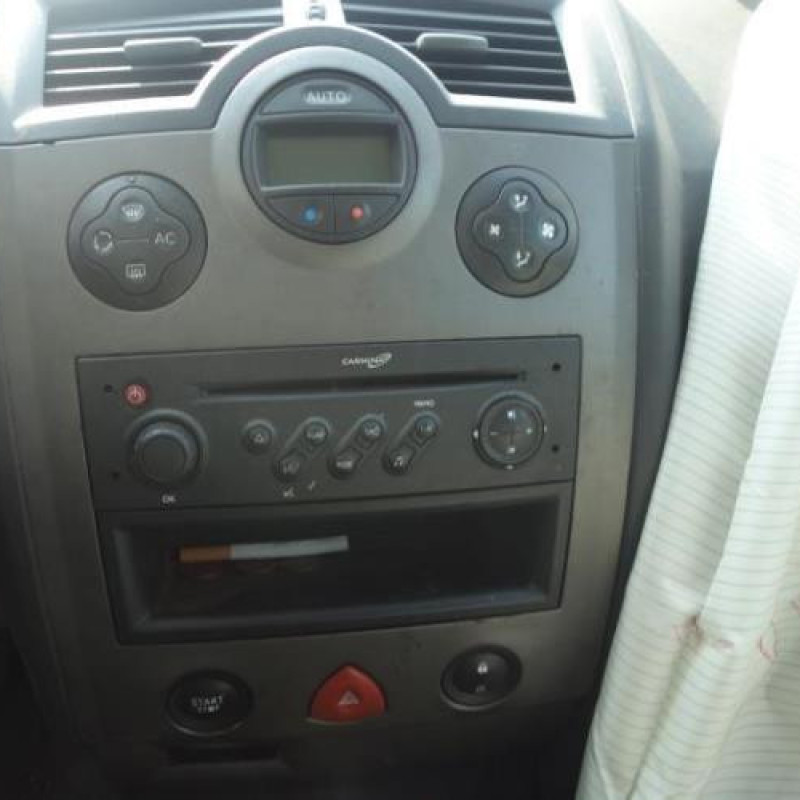 Moteur essuie glace arriere RENAULT MEGANE 2 Photo n°13