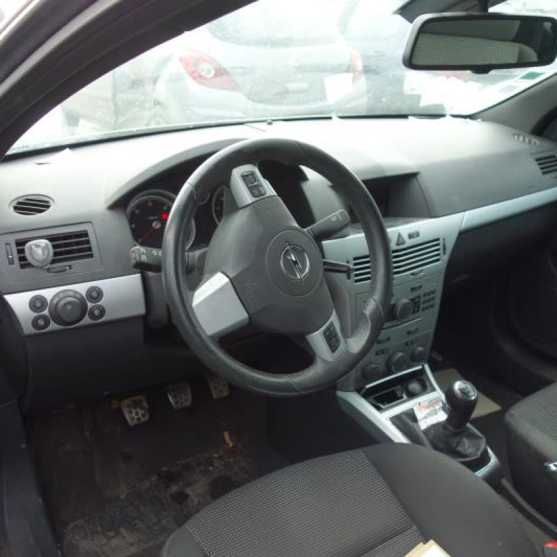 Malle/Hayon arriere OPEL ASTRA H Photo n°8
