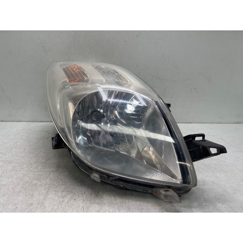 Optique avant principal droit (feux)(phare) TOYOTA YARIS 2 Photo n°9