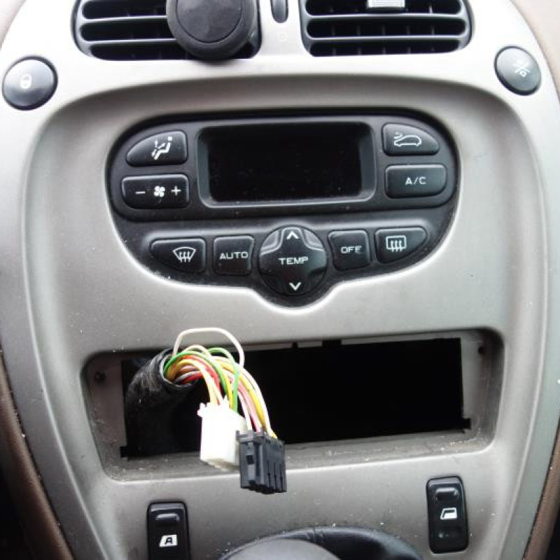 Serrure avant gauche CITROEN XSARA PICASSO Photo n°7