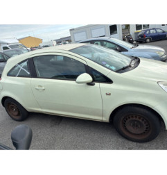 Feu arriere stop central OPEL CORSA D