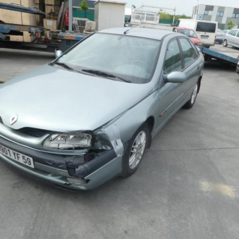 Compresseur clim RENAULT LAGUNA 1 Photo n°3