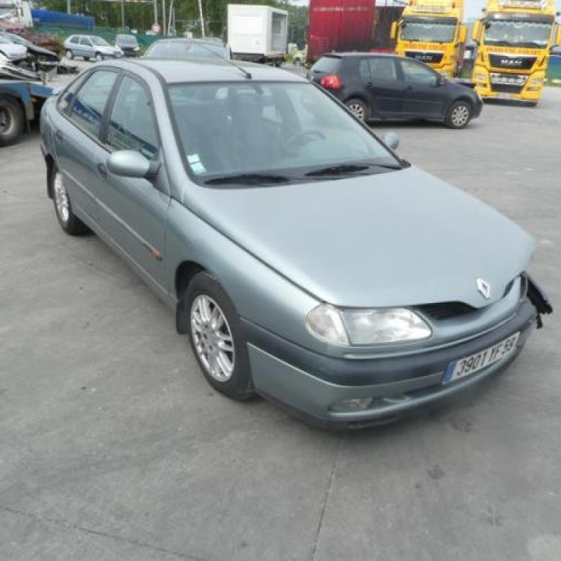 Compresseur clim RENAULT LAGUNA 1 Photo n°4