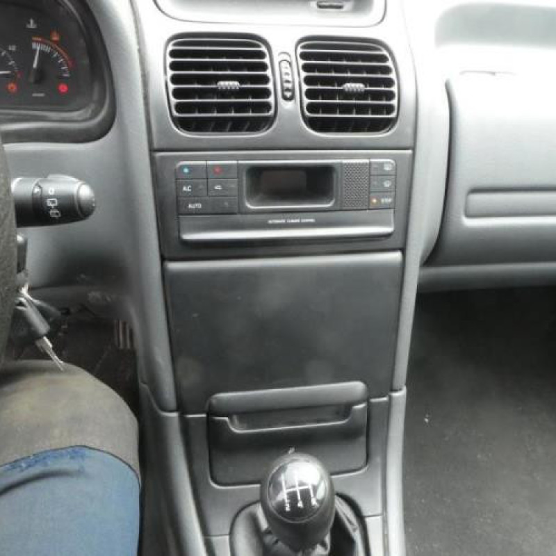 Compresseur clim RENAULT LAGUNA 1 Photo n°9