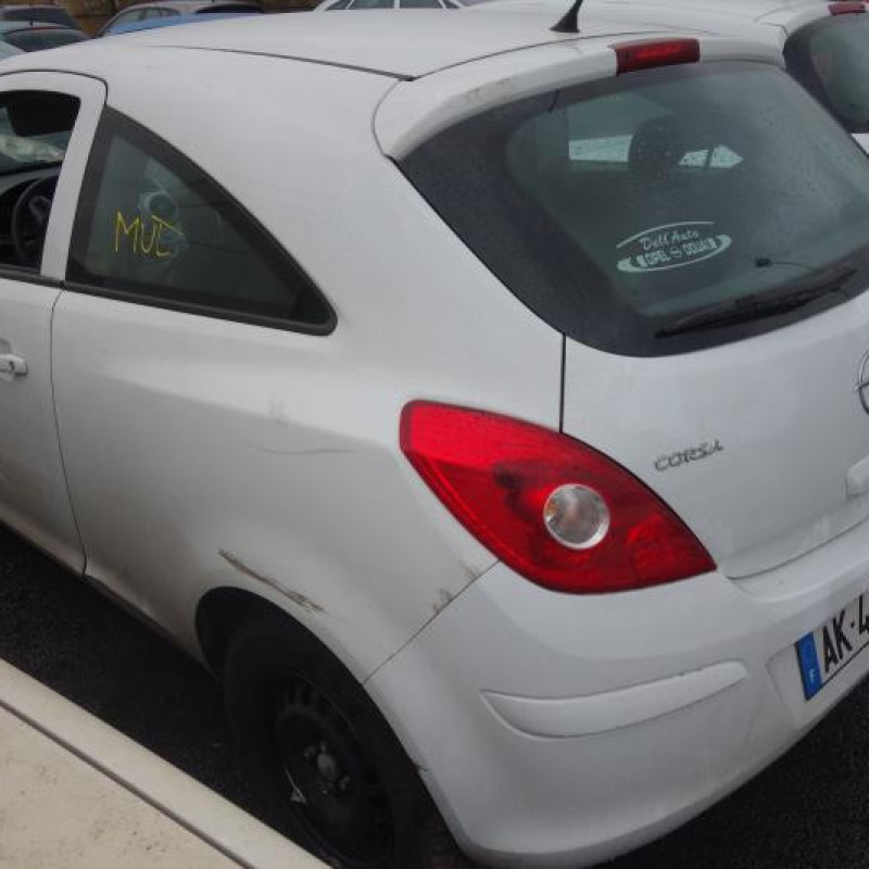 Leve vitre electrique avant gauche OPEL CORSA D Photo n°6
