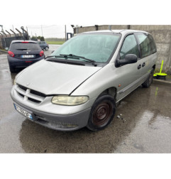 CHRYSLER VOYAGER 3 2.4i - 16V Photo n°1