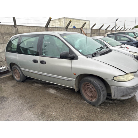 CHRYSLER VOYAGER 3 2.4i - 16V
