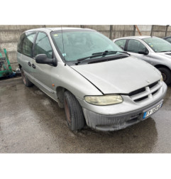 CHRYSLER VOYAGER 3 2.4i - 16V