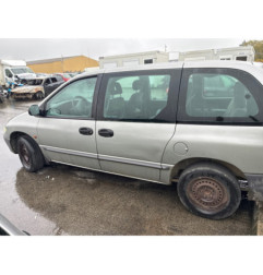 CHRYSLER VOYAGER 3 2.4i - 16V