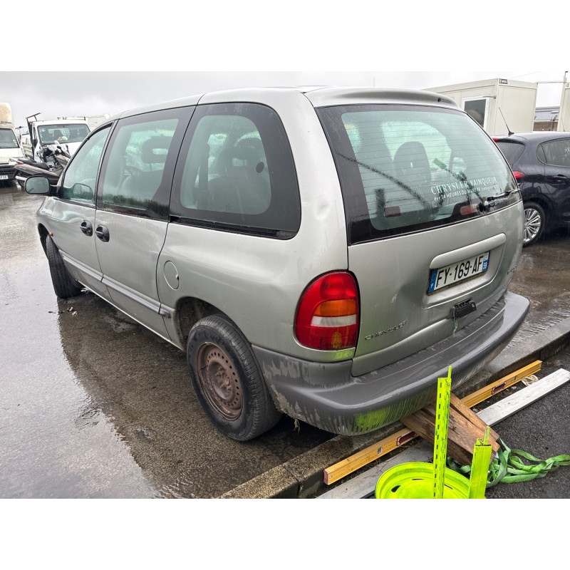 CHRYSLER VOYAGER 3 2.4i - 16V Photo n°6