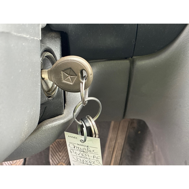 CHRYSLER VOYAGER 3 2.4i - 16V Photo n°13
