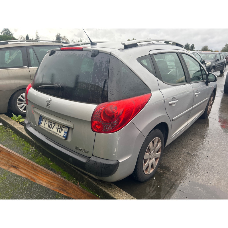 PEUGEOT 207 PHASE 1 BREAK 1.6 HDI - 16V TURBO Photo n°10