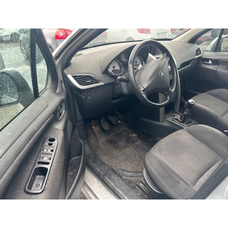PEUGEOT 207 PHASE 1 BREAK 1.6 HDI - 16V TURBO Photo n°14