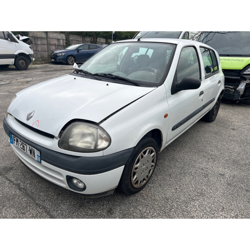 RENAULT CLIO 2 PHASE 1 1.2i - 8V Photo n°7