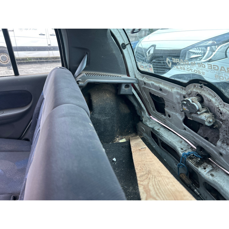 RENAULT CLIO 2 PHASE 1 1.2i - 8V Photo n°9
