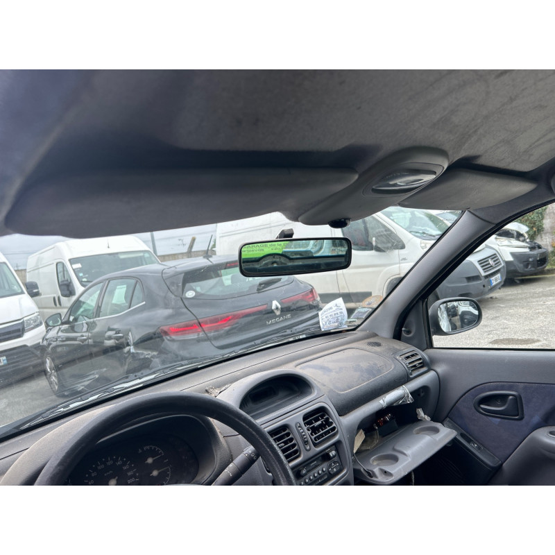 RENAULT CLIO 2 PHASE 1 1.2i - 8V Photo n°12