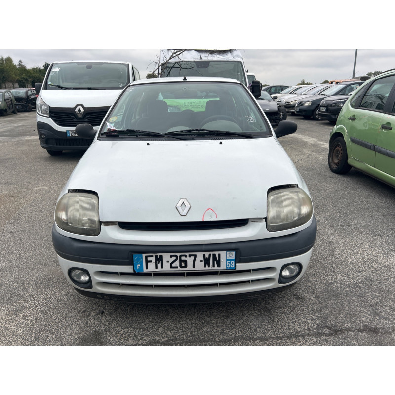 RENAULT CLIO 2 PHASE 1 1.2i - 8V Photo n°13