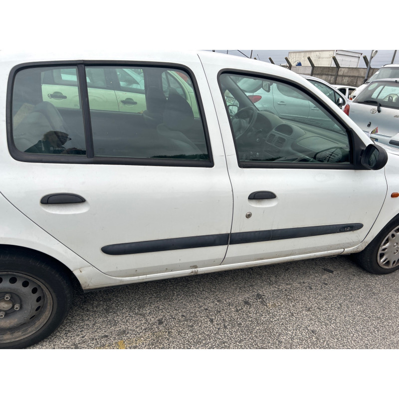 RENAULT CLIO 2 PHASE 1 1.2i - 8V Photo n°14
