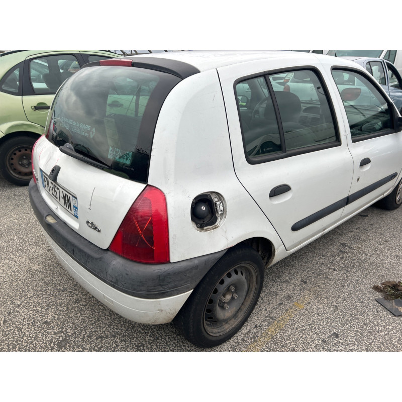RENAULT CLIO 2 PHASE 1 1.2i - 8V Photo n°15