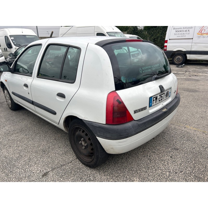 RENAULT CLIO 2 PHASE 1 1.2i - 8V Photo n°17