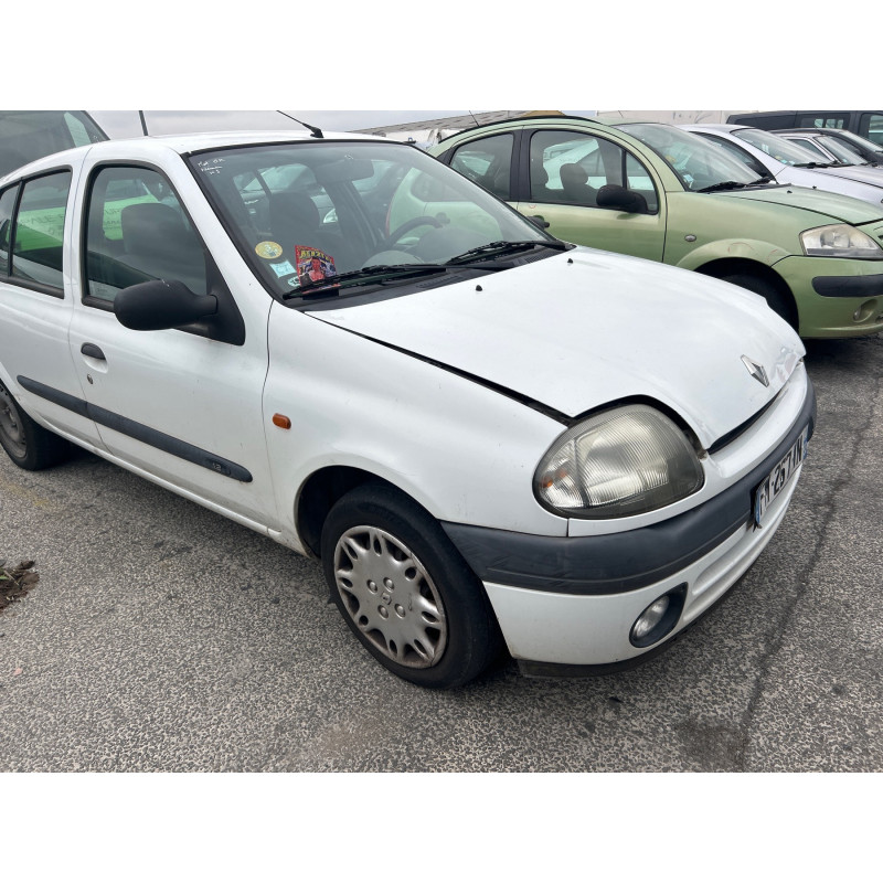 RENAULT CLIO 2 PHASE 1 1.2i - 8V Photo n°20