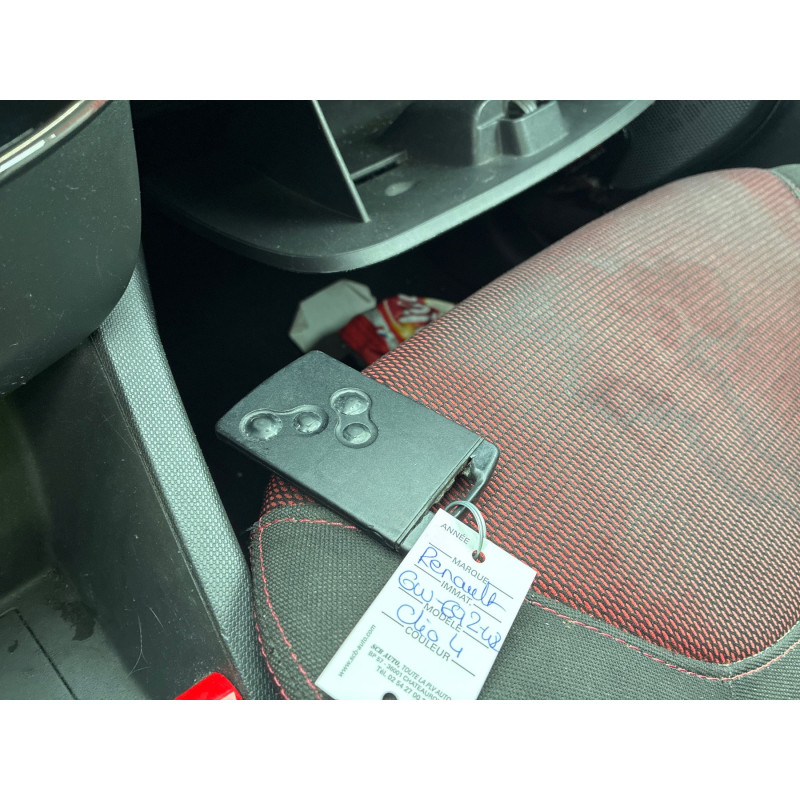 RENAULT CLIO 4 PHASE 1 1.5 DCI - 8V TURBO Photo n°13