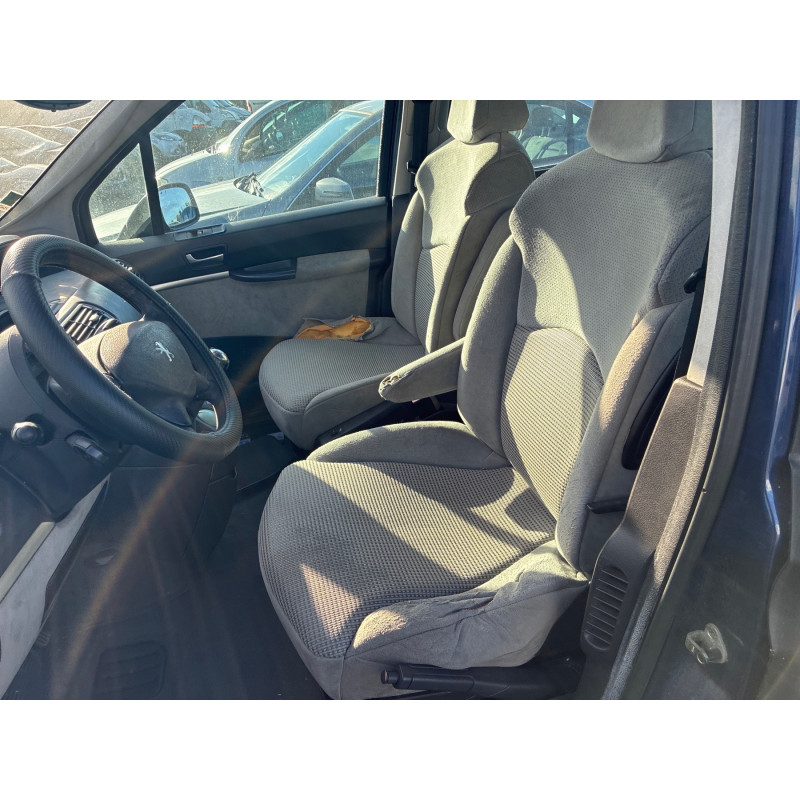 PEUGEOT 807 2.2 HDI - 16V TURBO Photo n°10
