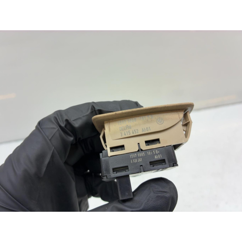 Interrupteur de leve vitre arriere droit BMW X3 E83 Photo n°4