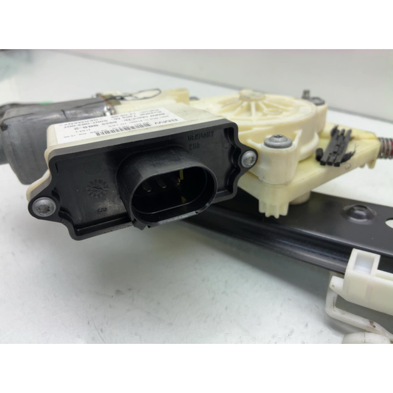 Leve vitre electrique arriere gauche BMW X3 E83 Photo n°4