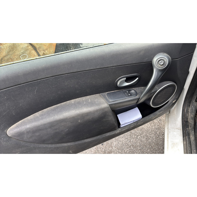 Interrupteur de leve vitre avant gauche RENAULT CLIO 3 Photo n°13