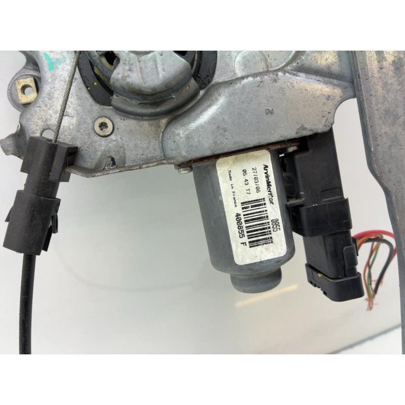 Leve vitre electrique avant droit RENAULT CLIO 3 Photo n°9