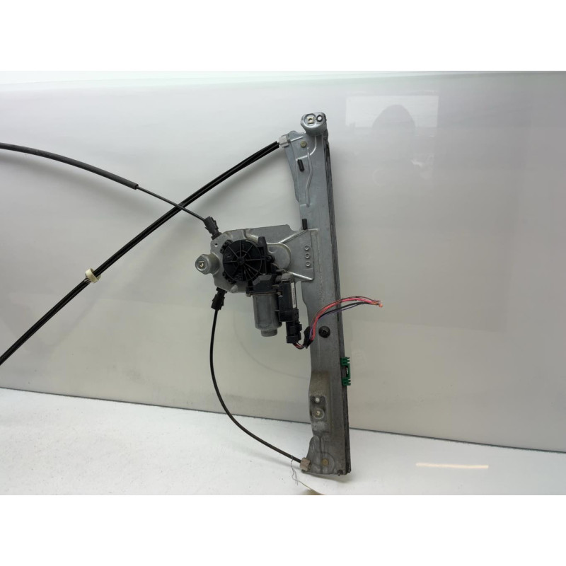 Leve vitre electrique avant gauche RENAULT CLIO 3 Photo n°3